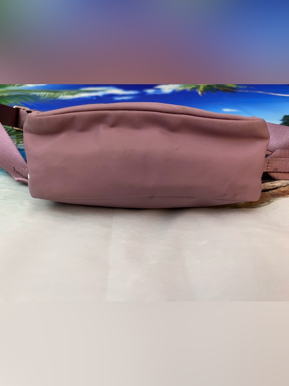 Lululemon Everywhere Crossbody Bag 2L - Picture 7 of 16